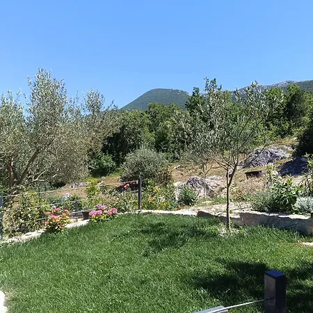 Kuca Za Odmor Stina, Kucice